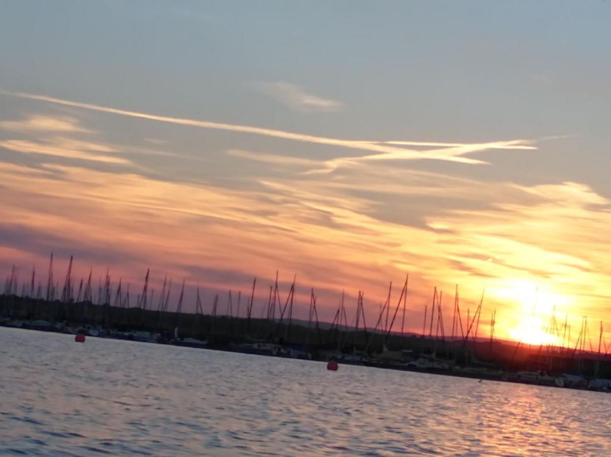 Pfahlbau Sunset II Toplage Inklusive Elektroboot Rust Exterior foto